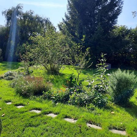 La Yourte Au Fonds Du Jardin Xhoris Exterior photo